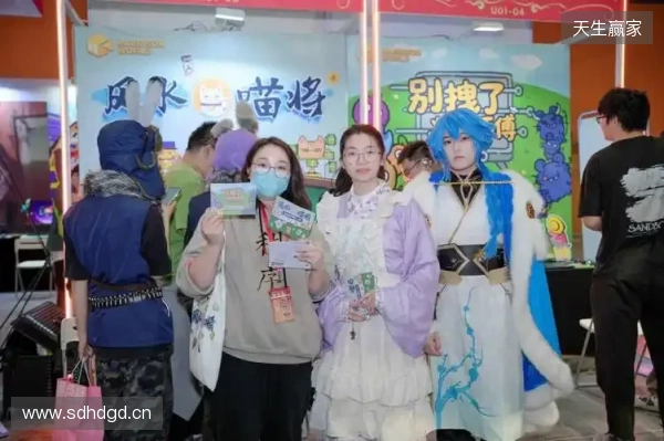 双作齐发：HARRISONWORLD携新作首秀萤火虫漫展